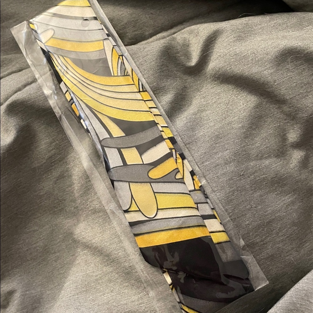 Yellow and Gray Patterned Twilly